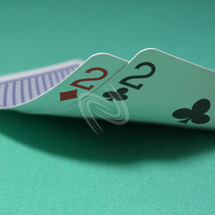 eLTX z[f |[J[ X^[eBO nh ʐ^E摜:u2d2cv[](p) / Texas Hold'em Poker Starting Hands Photo, Image:2d2c[Medium](for Commercial)